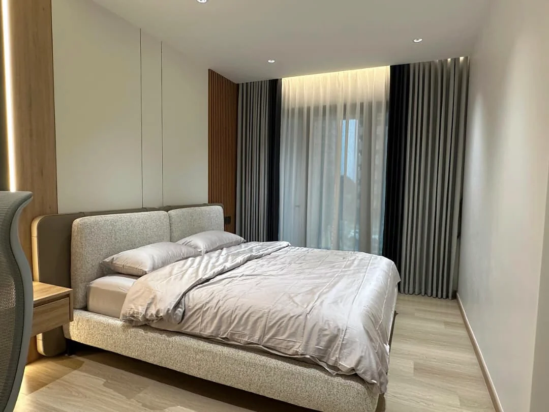Authentic Ni-Shin Curtain installation photographed in a bedroom